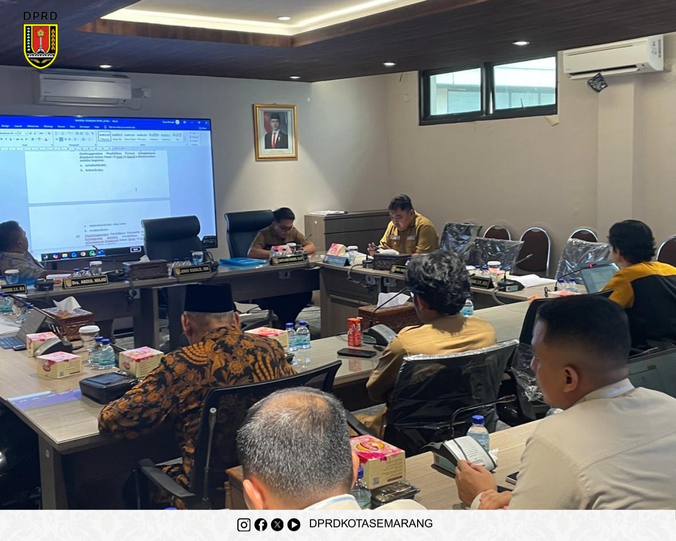 Image Berita H. Sodri Wakil Ketua Komisi D mewakili Ketua DPRD Kota Semarang menghadiri Launching Maskot, Logo, dan Tema MTQN XXXI 2