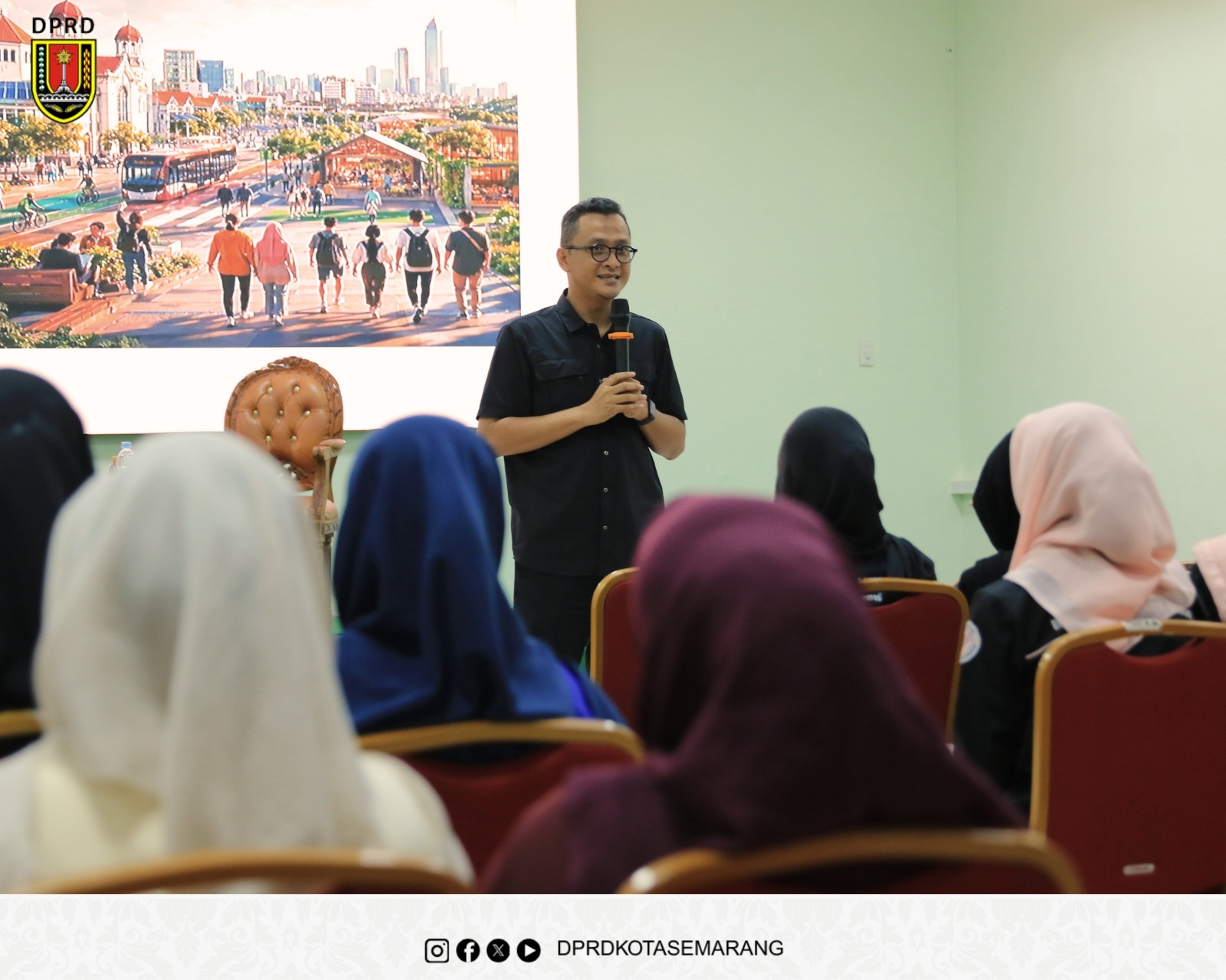 Image Berita Anggota DPRD Kota Semarang Ali Umar Dani menghadiri kegiatan Simposium Kebangsaan yang diselenggarakan oleh BEM KM Universitas Muhammadiyah Semarang. 2